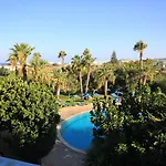 Papouis Hotel