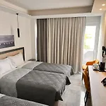 Papouis Hotel