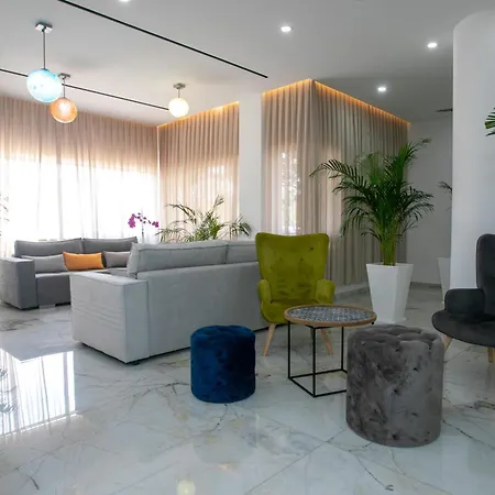 Papouis Hotel