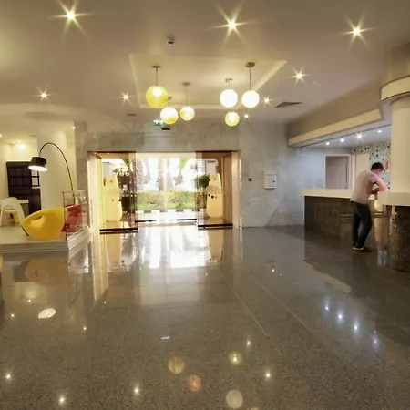 Papouis Hotel