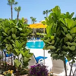 Papouis فندق 3*