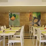 Papouis 3* بروتاراس