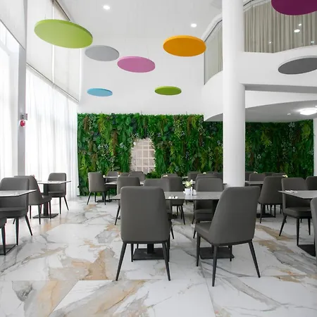 Hotel Papouis 3*